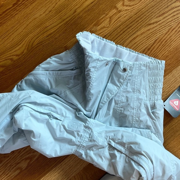 Free People Sunday Skies Ski Pants Size M $398 in Arctic Snow NWT - Picture 15 of 17